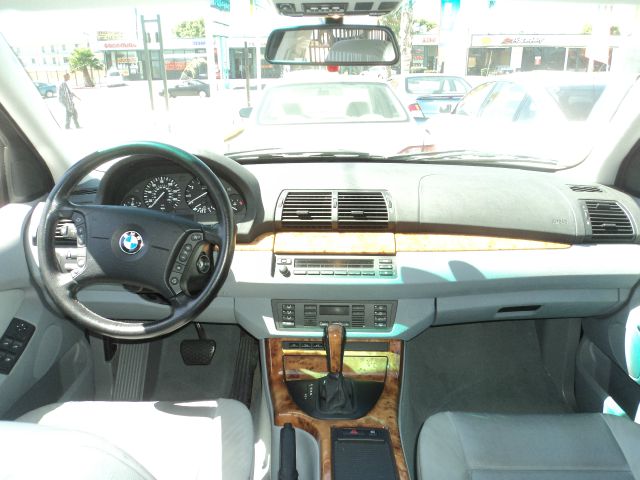 2001 BMW X5 Lightning