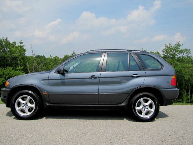 2002 BMW X5 Lightning