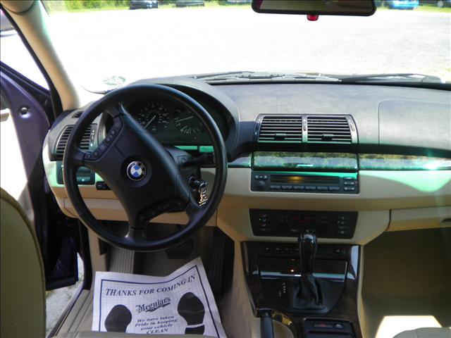 2004 BMW X5 Luxury 4WD