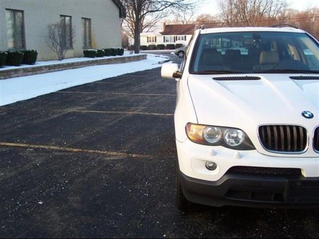 2004 BMW X5 Lightning