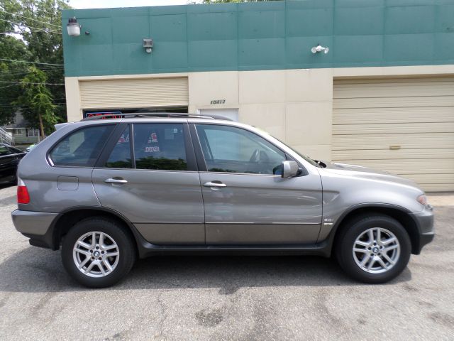 2005 BMW X5 Lightning