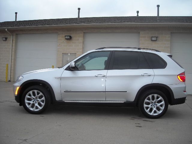 2011 BMW X5 300M