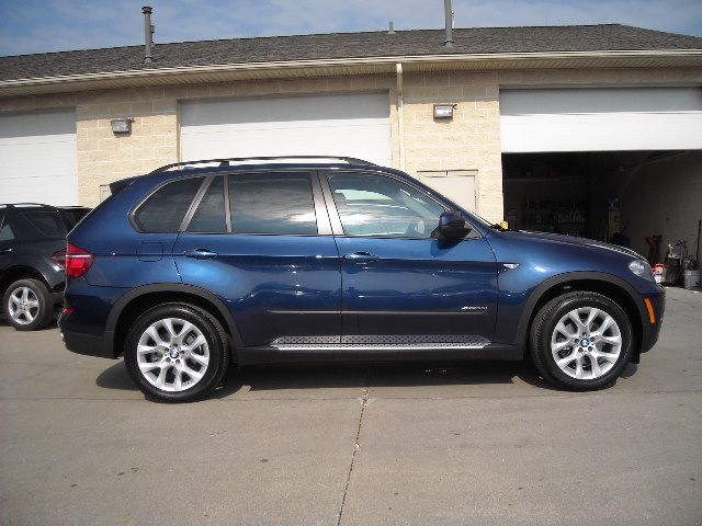 2011 BMW X5 300M