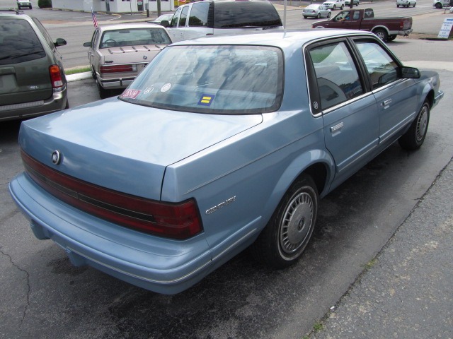 1993 Buick Century Sport SUV