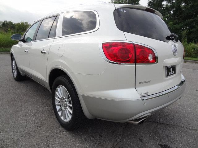 2012 Buick Enclave 4dr Auto LX Sedan