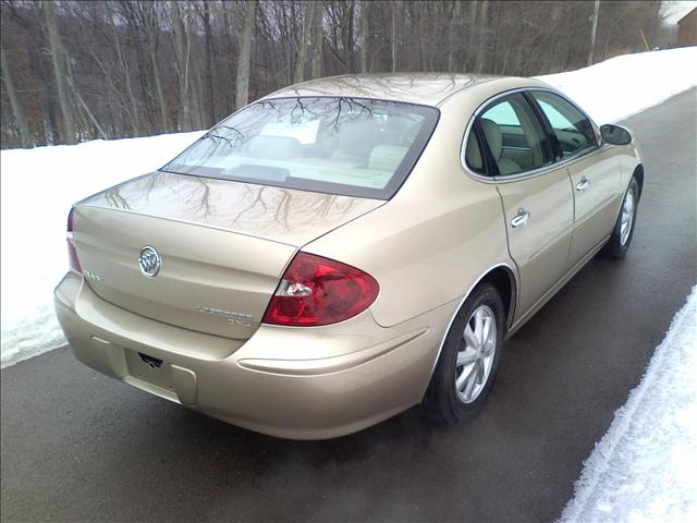 2005 Buick LaCrosse LS EXT 4X4