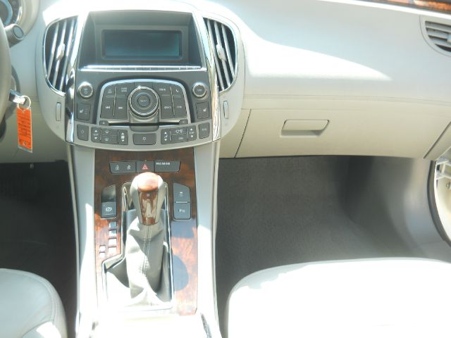 2011 Buick LaCrosse CREW CAB Ltz71