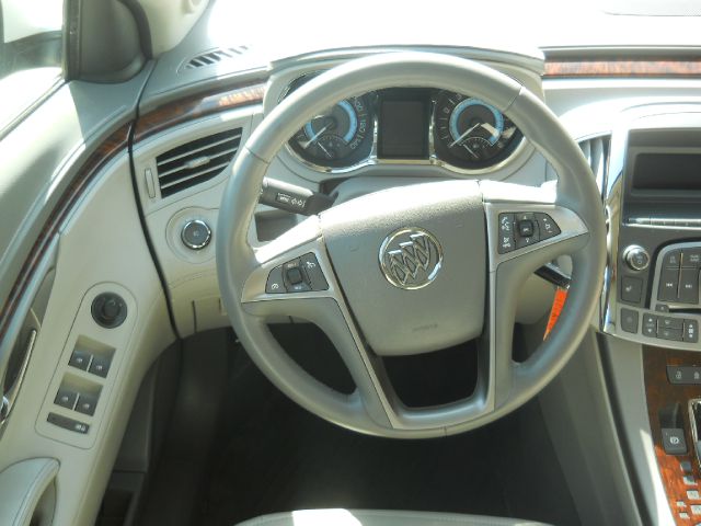 2011 Buick LaCrosse CREW CAB Ltz71