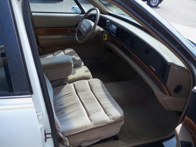 1993 Buick LeSabre SLT 25