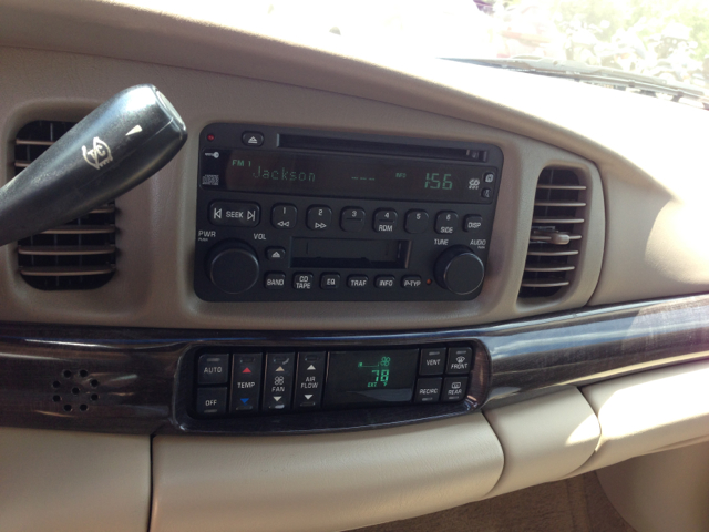 2004 Buick LeSabre SLT 25