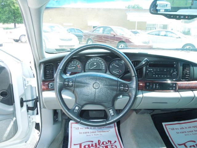 2005 Buick LeSabre SLT 25