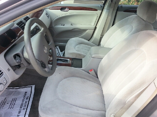 2006 Buick Lucerne GS 460 Sedan 4D