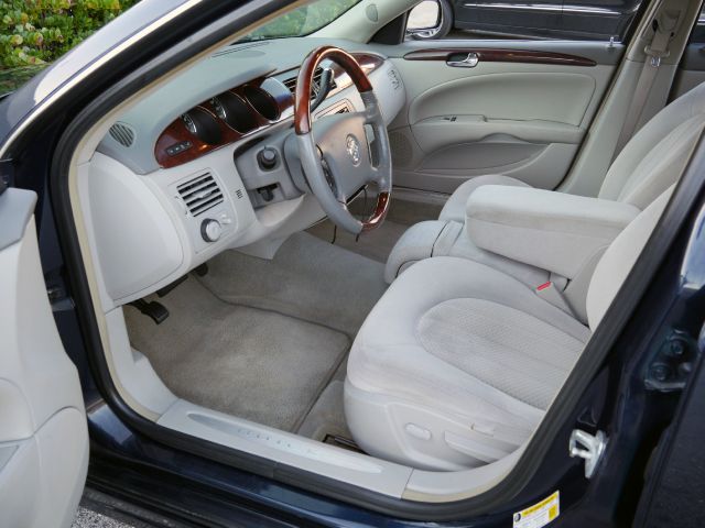 2006 Buick Lucerne SLT W/ Navigation/sunroof/dvd/20s