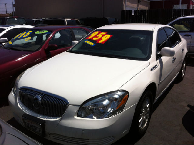 2006 Buick Lucerne GS 460 Sedan 4D