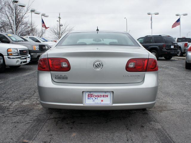 2007 Buick Lucerne GS 460 Sedan 4D