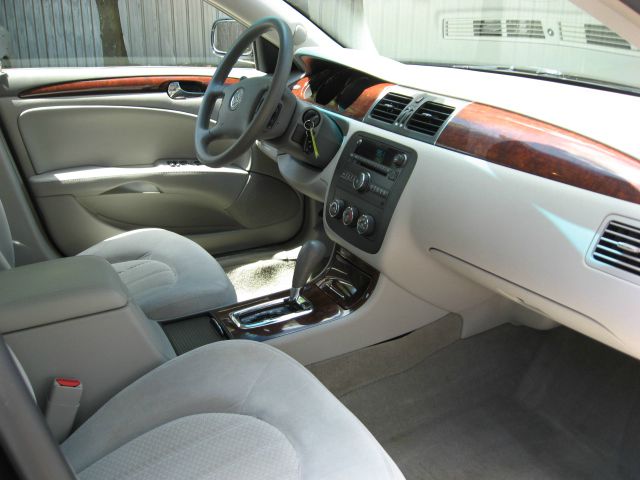 2007 Buick Lucerne GS 460 Sedan 4D