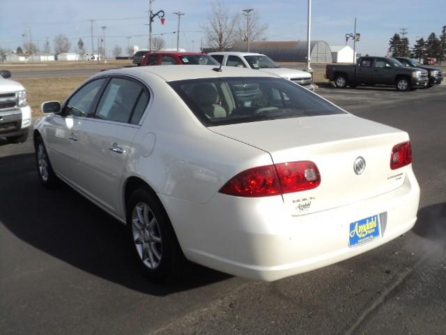 2008 Buick Lucerne All The Whistlesbells