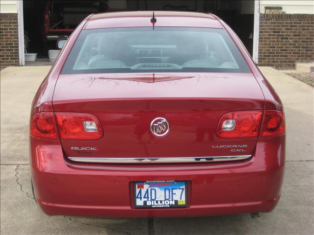 2008 Buick Lucerne Unknown