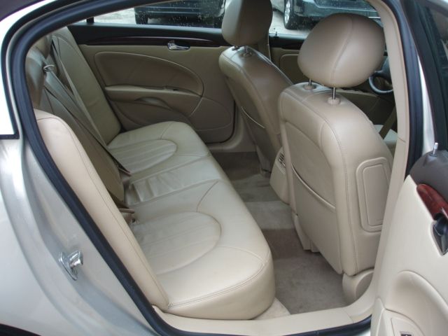 2009 Buick Lucerne 5dr CVT EX Hatchback