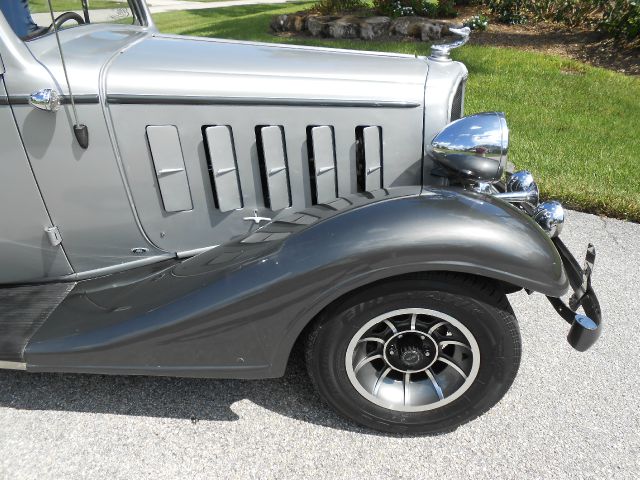 1933 Buick Model 57 EXT CAB 4WD 144.2w