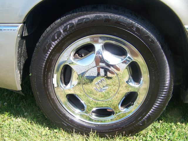 2000 Buick Park Avenue Base