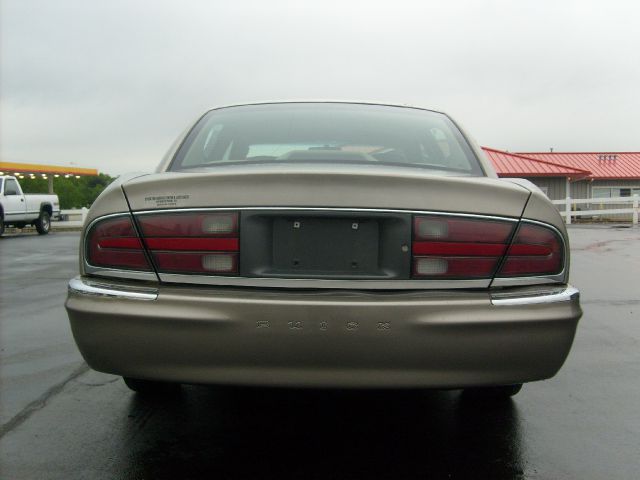 2001 Buick Park Avenue Base