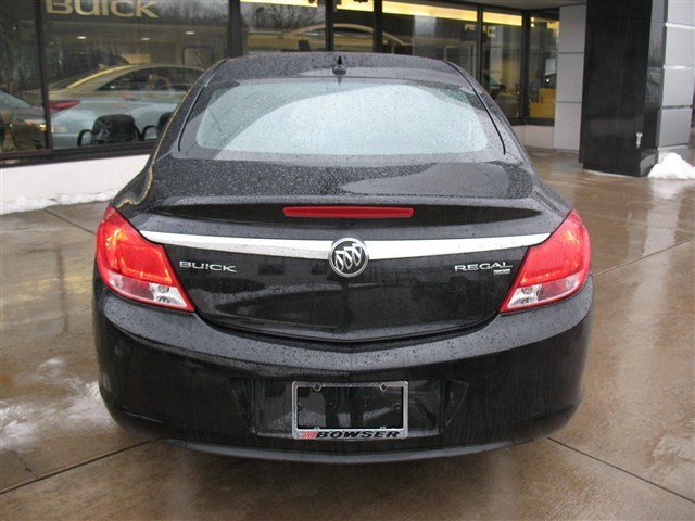 2011 Buick REGAL ZR5