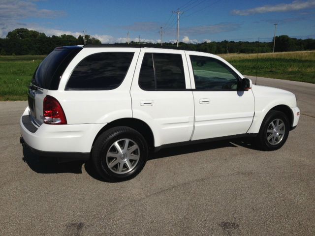 2004 Buick Rainier Clean Carfax - ONE Owner