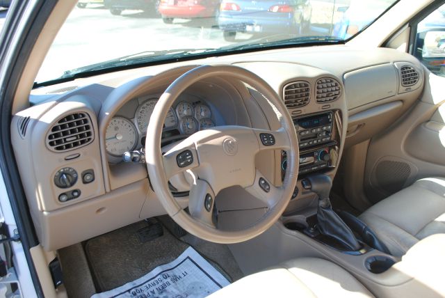 2004 Buick Rainier Limited-sunroof-4wd-2nd Bench-leather-cd/tape