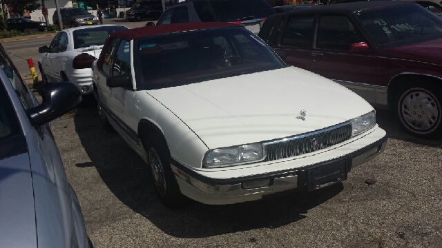 1992 Buick REGAL 4dr Sdn GXE Auto