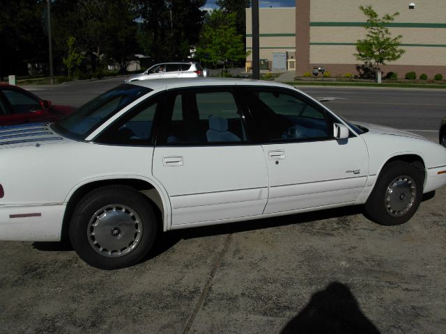 1995 Buick REGAL SLE 2WD Coupe