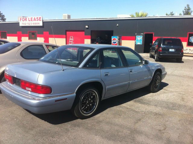 1995 Buick REGAL SLE 2WD Coupe