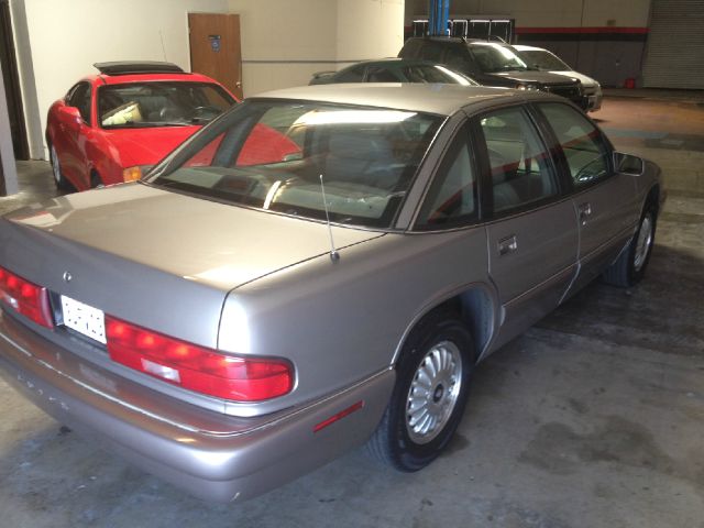 1996 Buick REGAL SLE 2WD Coupe