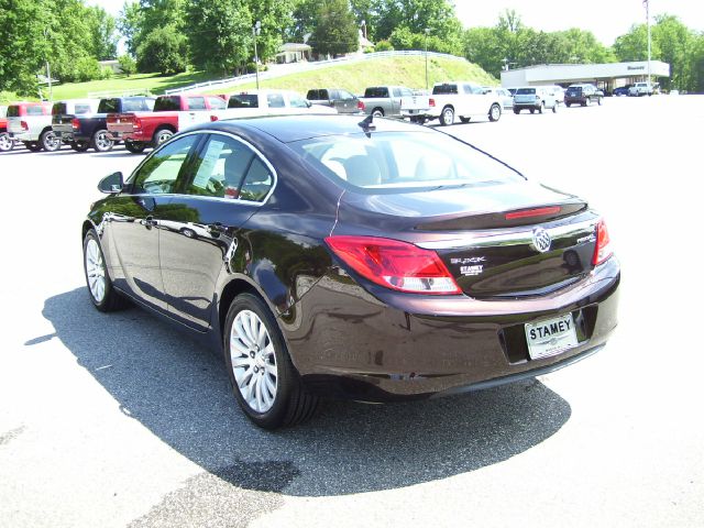 2011 Buick REGAL Diesel 2WD Eddie Bauer