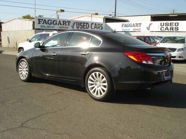 2013 Buick REGAL R-awd-leather-loaded