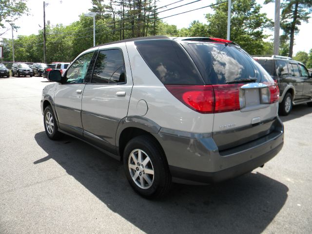 2004 Buick Rendezvous GS 460 Sedan 4D