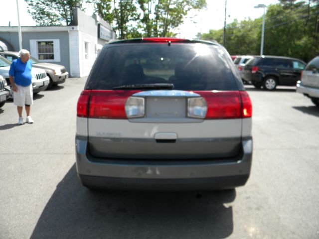 2004 Buick Rendezvous GS 460 Sedan 4D