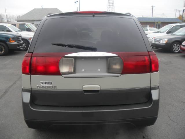 2004 Buick Rendezvous GS 460 Sedan 4D