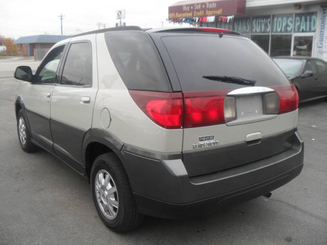 2004 Buick Rendezvous GS 460 Sedan 4D