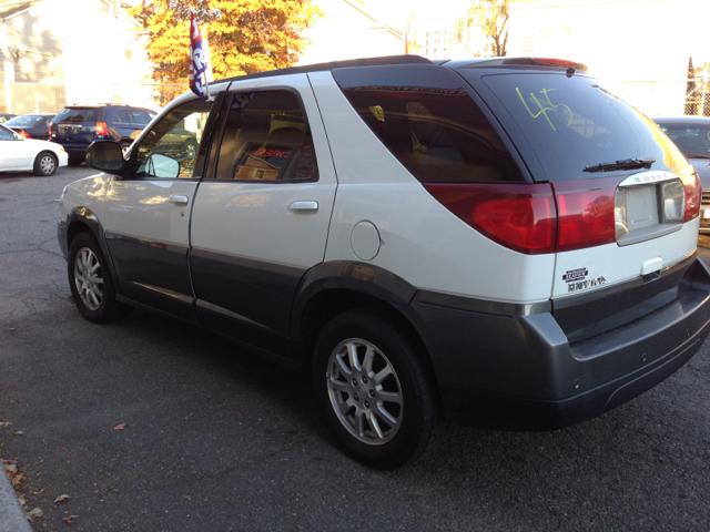 2005 Buick Rendezvous GS 460 Sedan 4D