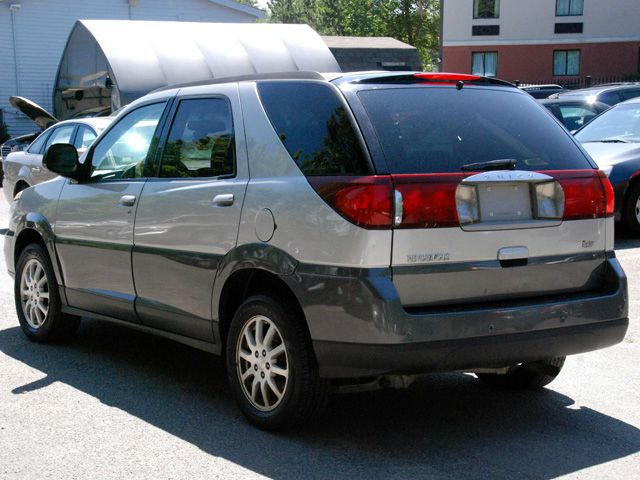 2005 Buick Rendezvous GS 460 Sedan 4D