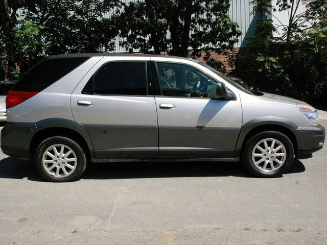 2005 Buick Rendezvous GS 460 Sedan 4D