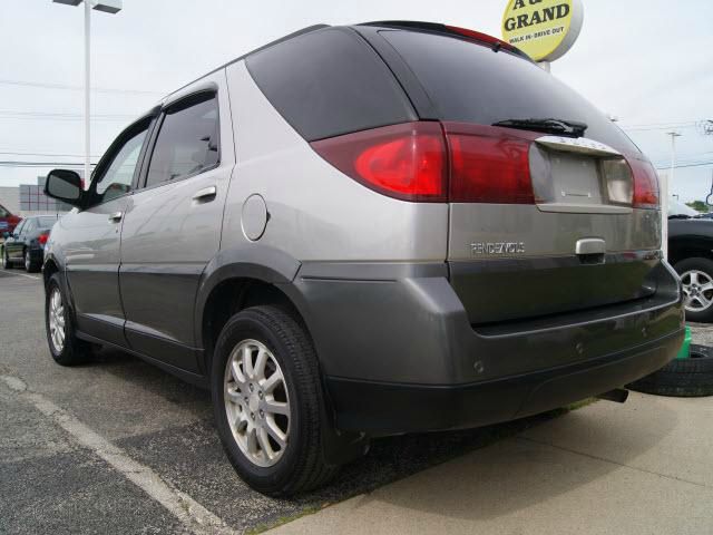 2005 Buick Rendezvous GS 460 Sedan 4D