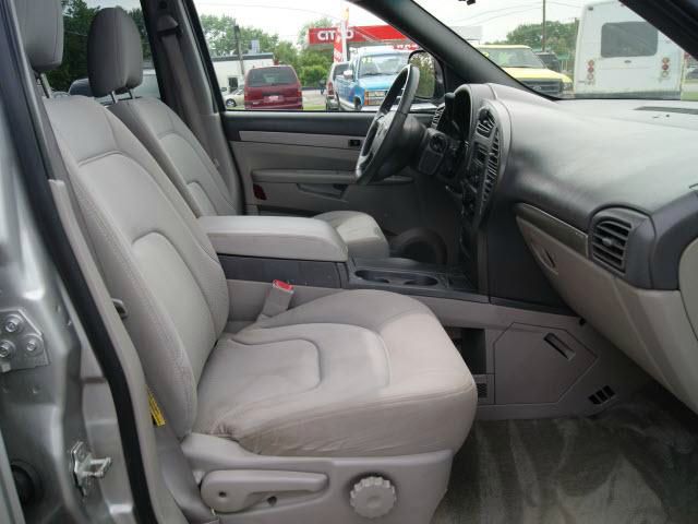 2005 Buick Rendezvous GS 460 Sedan 4D