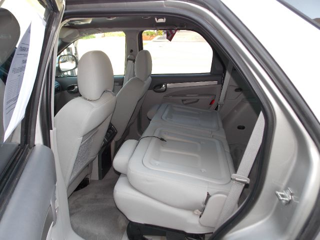 2005 Buick Rendezvous GS 460 Sedan 4D