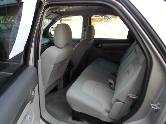 2005 Buick Rendezvous GS 460 Sedan 4D