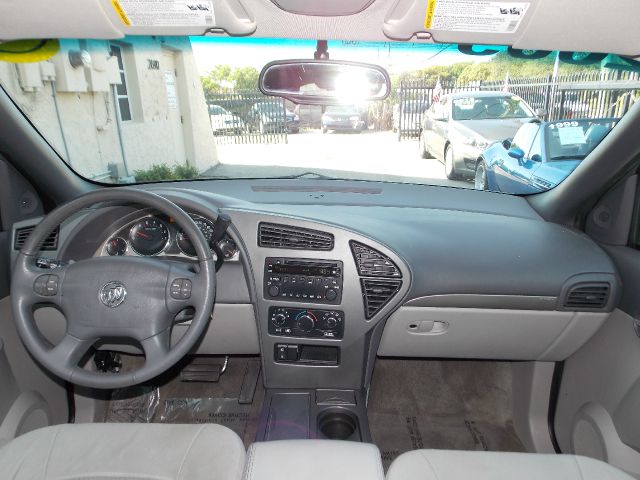 2005 Buick Rendezvous GS 460 Sedan 4D