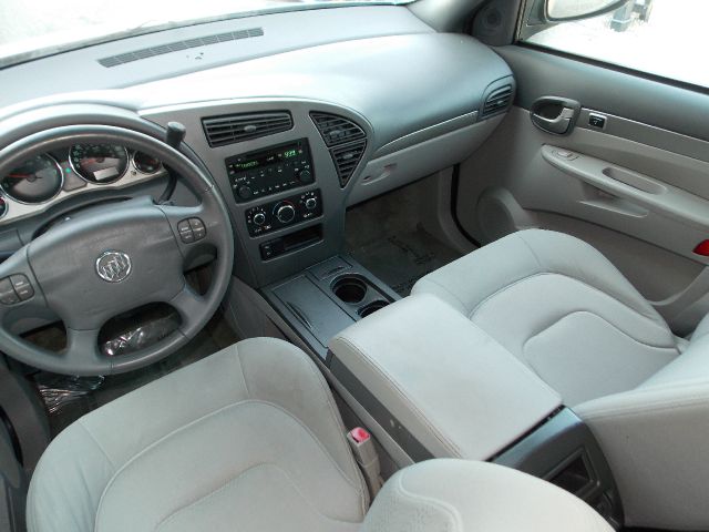 2005 Buick Rendezvous GS 460 Sedan 4D