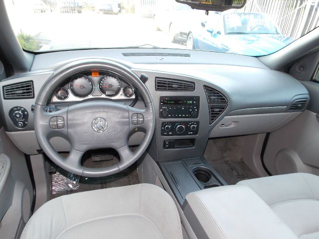 2005 Buick Rendezvous GS 460 Sedan 4D