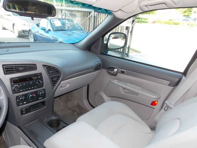 2005 Buick Rendezvous GS 460 Sedan 4D